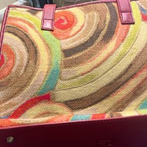 Liora Manni handbag beautiful colors and design